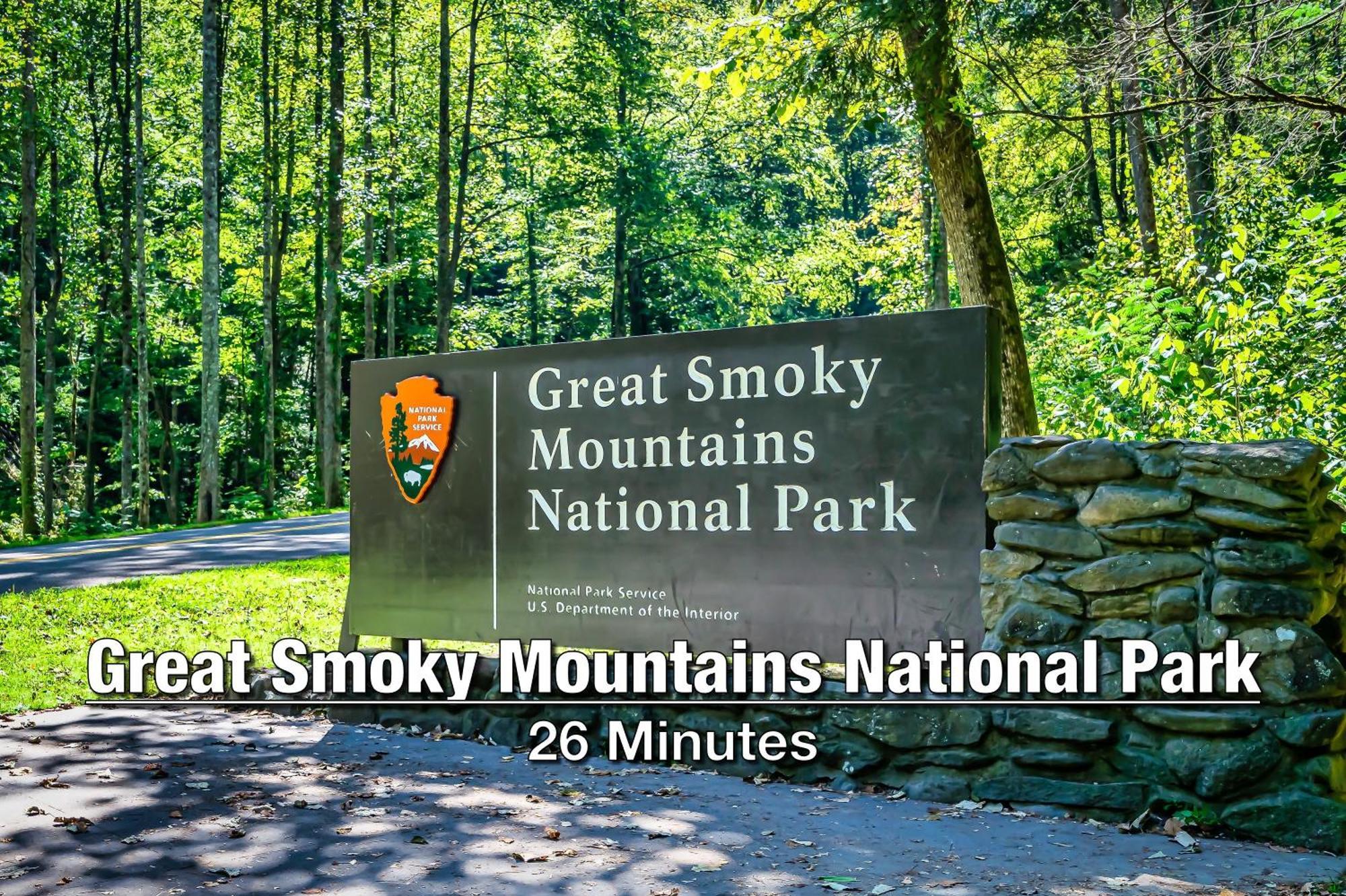 New Luxury Cabin With Stunning Mountainviews,Hottub, Firepit, Fireplace,2 Kingbeds, 2 Covereddecks,Bbqgrill, Shuffleboard And Pool Access Севьервилл Экстерьер фото